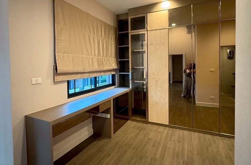 House with Shared Pool in Chaengwattana 